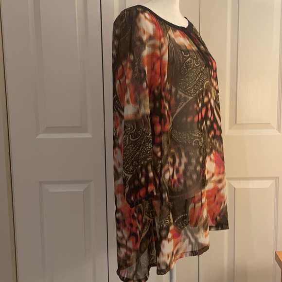 East 5th Plus SZ 2X Butterfly Print Semi Sheer Top - Picture 5 of 14